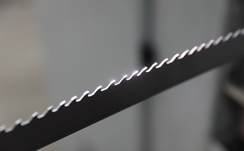 昌都双金属带锯条产生切削噪音的原因具体有哪些？